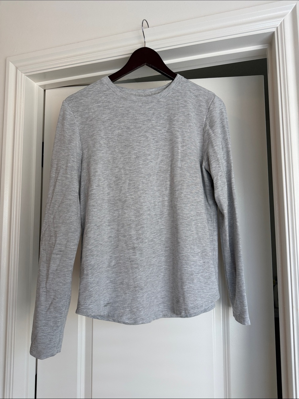 Lululemon Light Gray Long Sleeve Crewneck Top